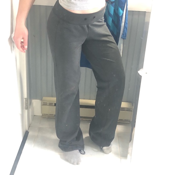 Lululemon relaxed fix charcoal pants size 8 - Picture 3 of 8